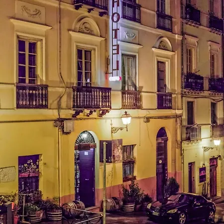 Aurora Hotel